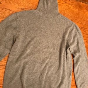 Men’s Banana Republic Gray Turtleneck Large